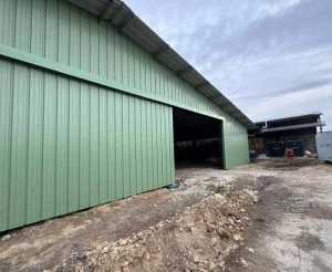 détail porte bardage metallique déco rénovations dordogne 70x575